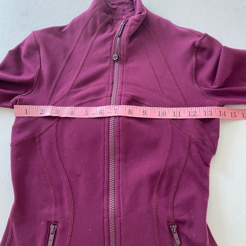 Lululemon Define Jacket Size 2 Purple Plum Full Zip Sculpting Fit - Picture 5 of 5